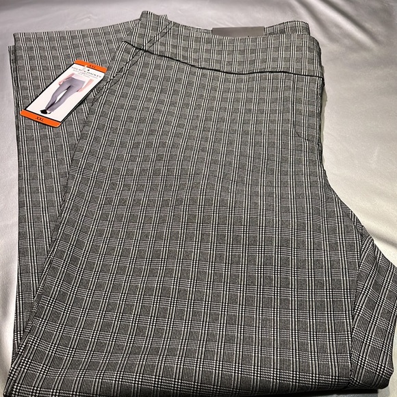 Hilary Radley Ladies’ Pull-on Pant with Tummy Control, Size XXL Brand new w/tag - Picture 2 of 4